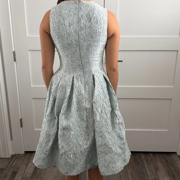 Calvin Klein size 2 Sleeveless Light Blue Textured Fit & Flare Dress - Picture 3 of 8